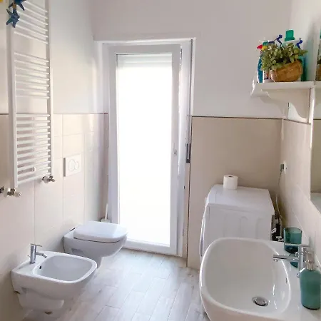 Apartamento Grazioso Trilocale A Pochi Passi Mare